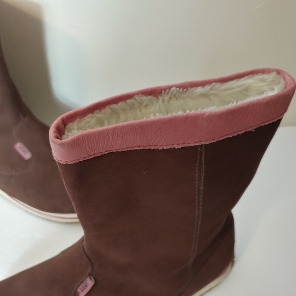 Vans "Savanna" Leather Suede Pink Trim Boots - Picture 8 of 8